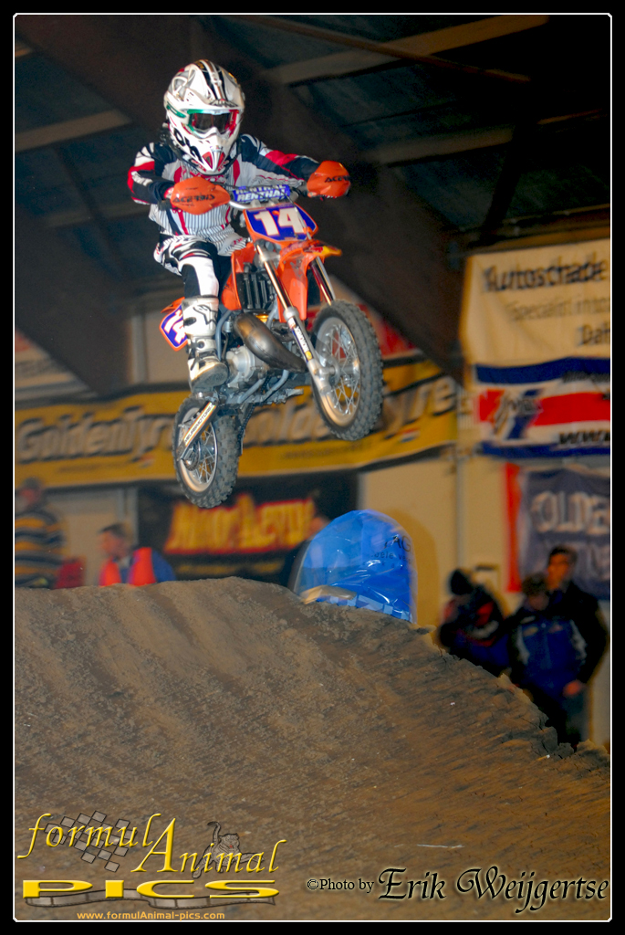 663x1001 pixels (580K)